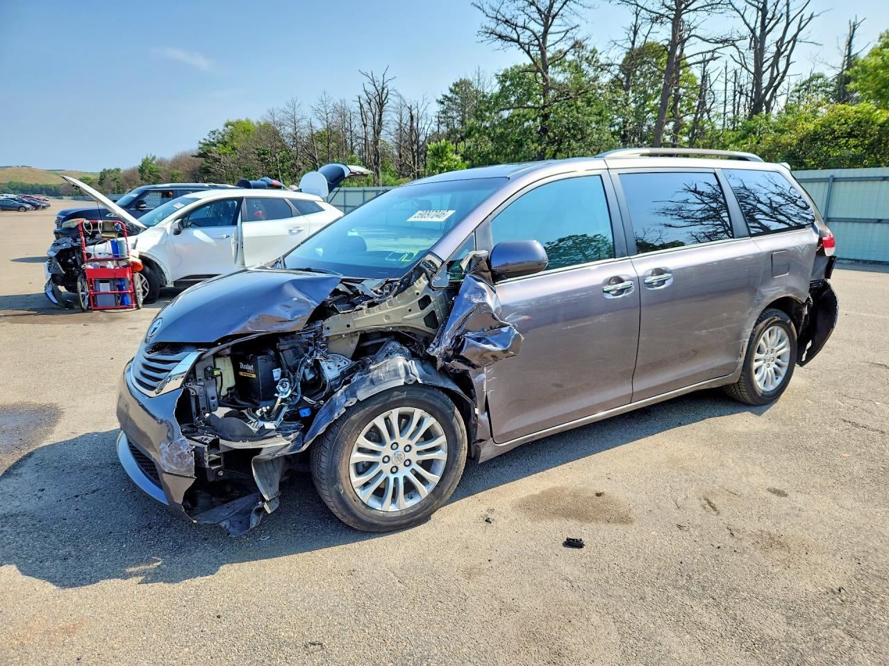 2014 Toyota Sienna Xle 8-passenger Gray vin: 5TDYK3DC2ES491517