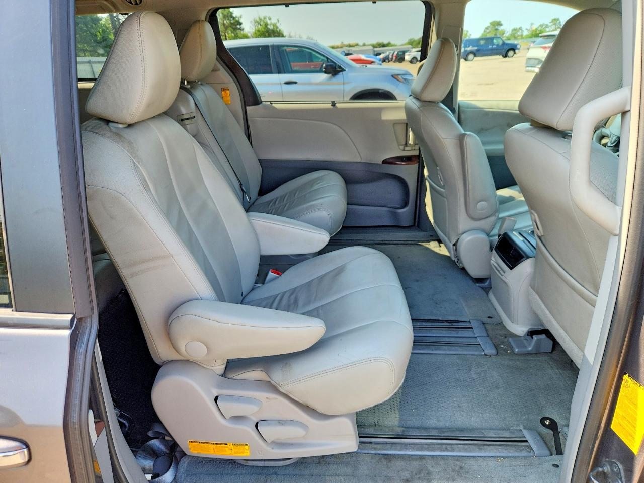 2014 Toyota Sienna Xle 8-passenger Gray vin: 5TDYK3DC2ES491517
