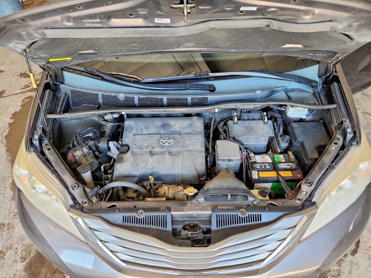 2014 Toyota Sienna Xle 8-passenger Gray vin: 5TDYK3DC2ES497348