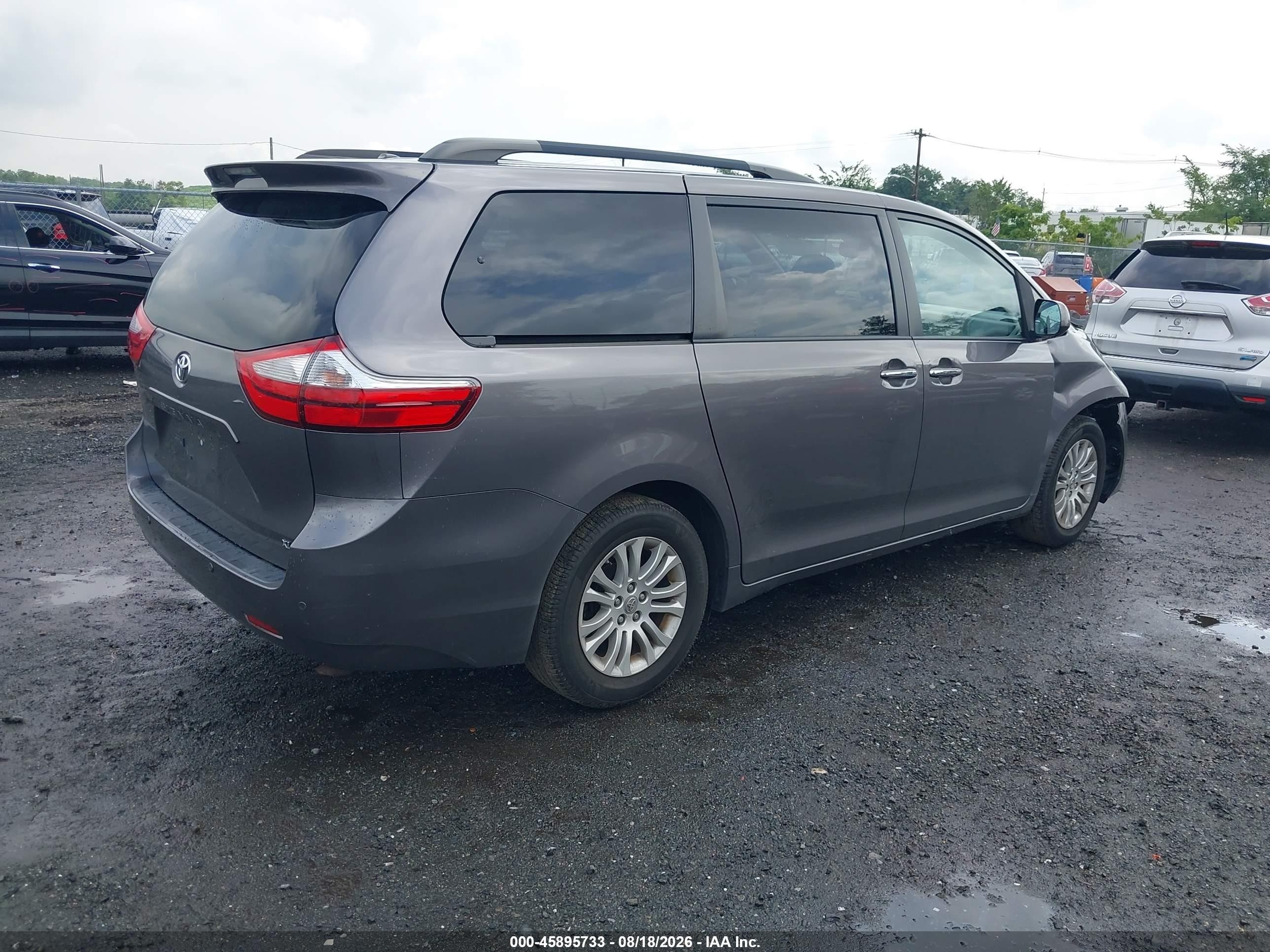 2015 Toyota Sienna Xle 8 Passenger Gray vin: 5TDYK3DC2FS541897