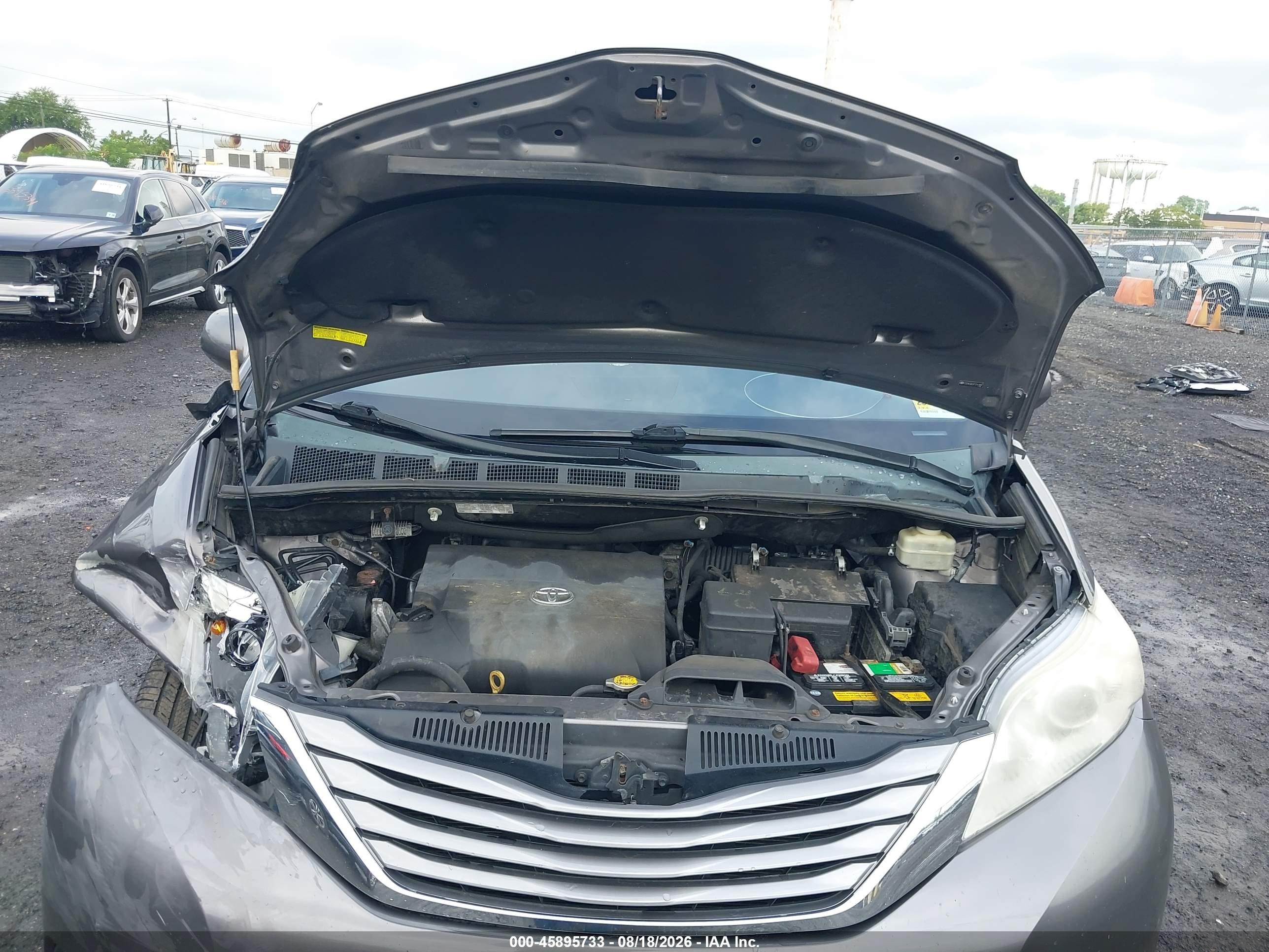 2015 Toyota Sienna Xle 8 Passenger Gray vin: 5TDYK3DC2FS541897