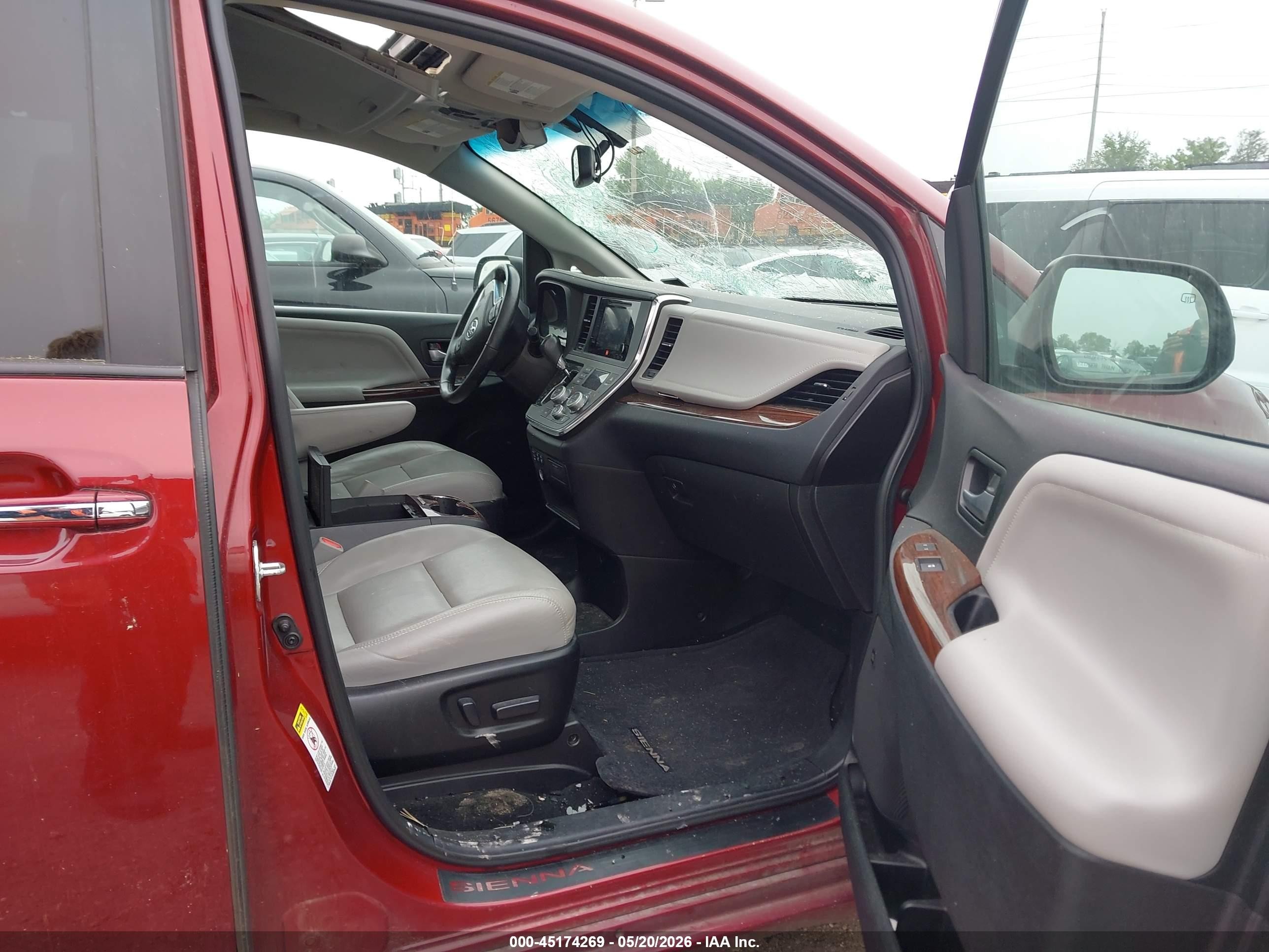 2015 Toyota Sienna Limited 7 Passenger Red vin: 5TDYK3DC2FS552186