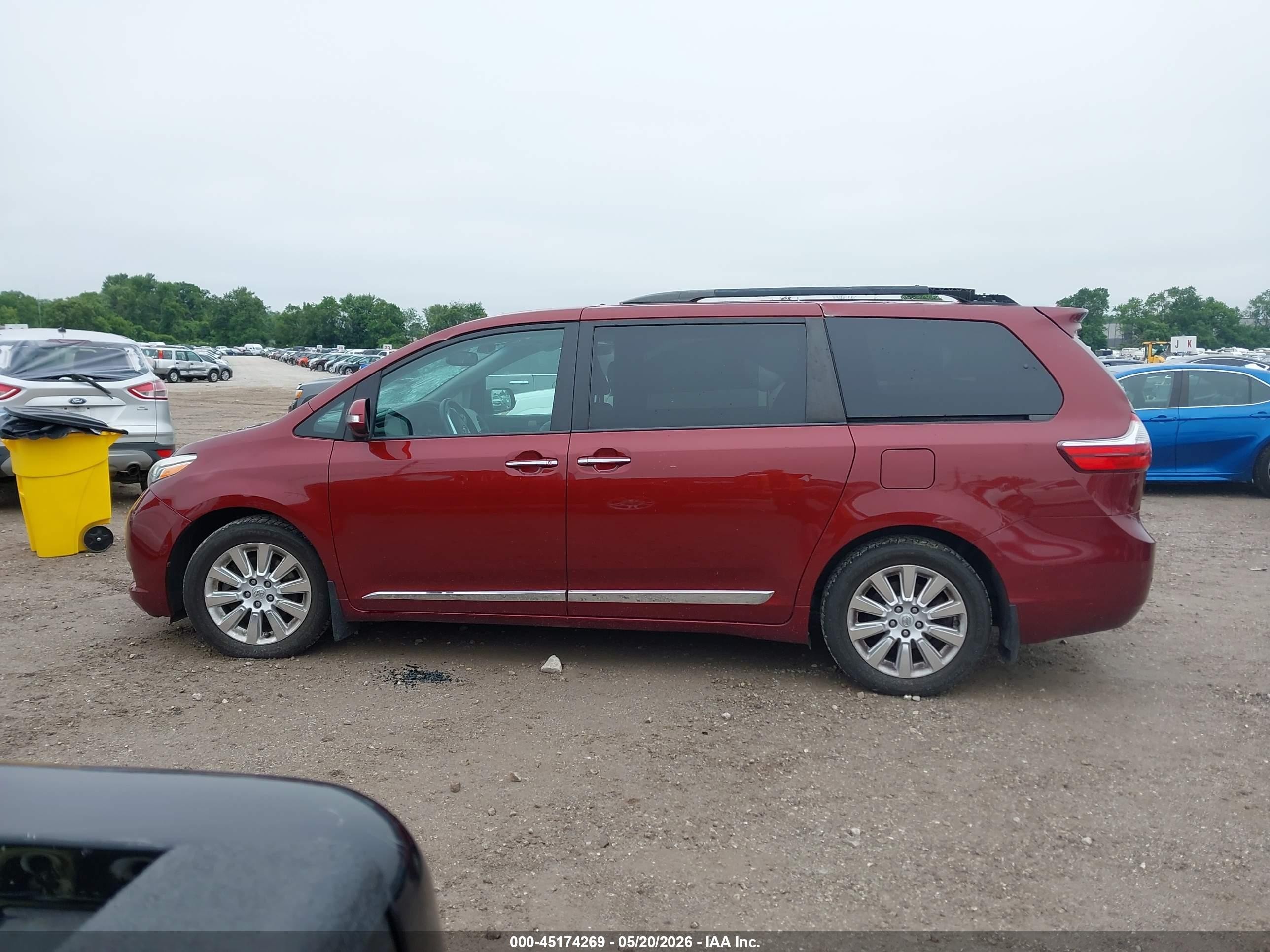 2015 Toyota Sienna Limited 7 Passenger Red vin: 5TDYK3DC2FS552186