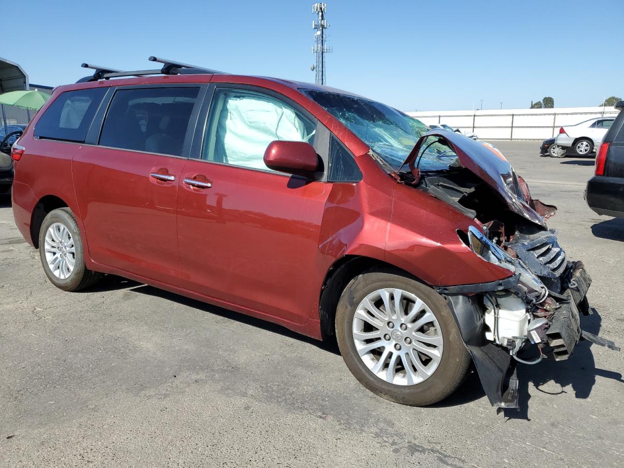 2015 Toyota Sienna Xle Red vin: 5TDYK3DC2FS580506