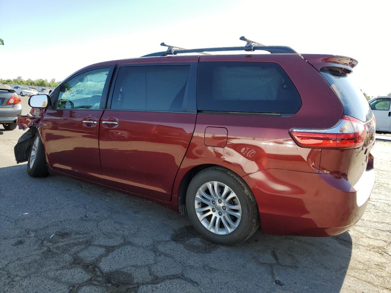 2015 Toyota Sienna Xle Red vin: 5TDYK3DC2FS580506