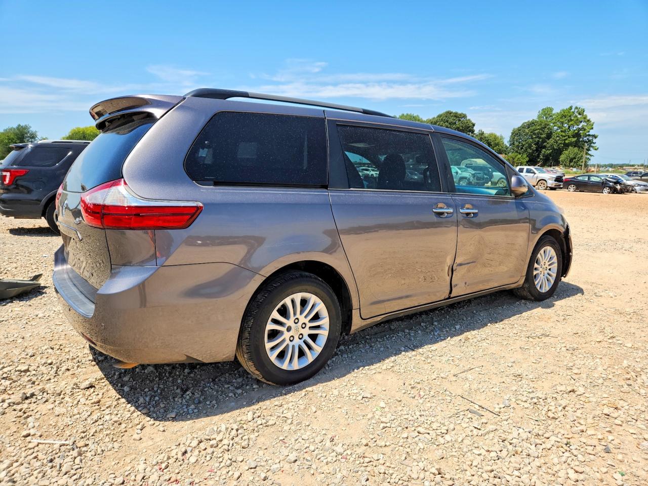 2015 Toyota Sienna Xle 8-passenger Gray vin: 5TDYK3DC2FS621541