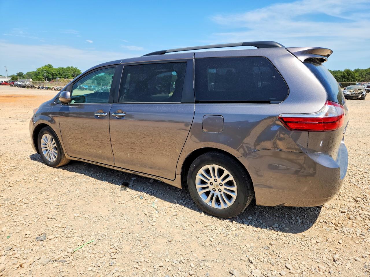 2015 Toyota Sienna Xle 8-passenger Gray vin: 5TDYK3DC2FS621541