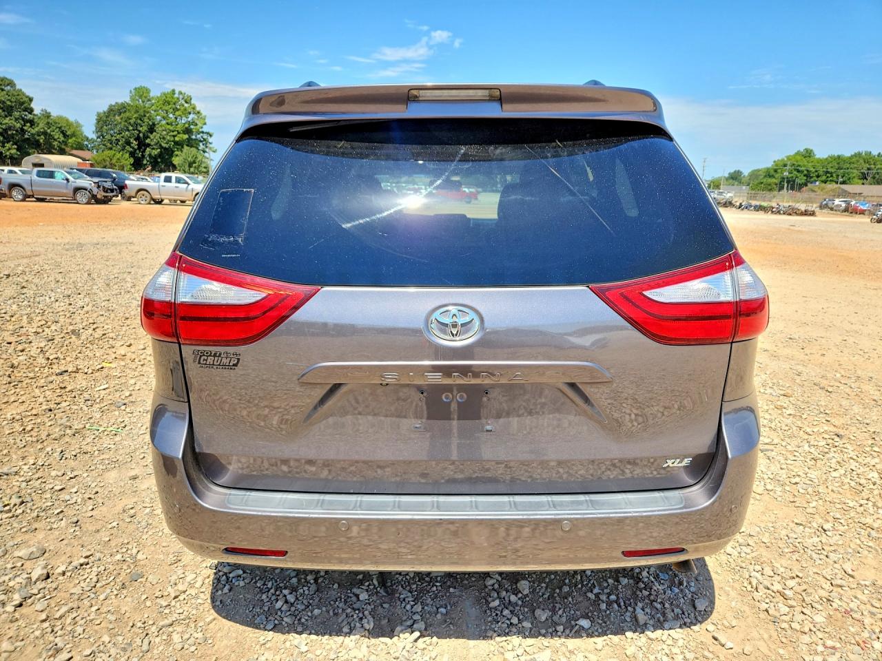 2015 Toyota Sienna Xle 8-passenger Gray vin: 5TDYK3DC2FS621541