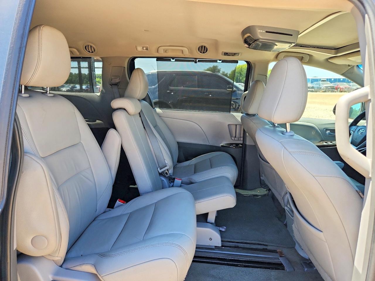 2015 Toyota Sienna Xle 8-passenger Gray vin: 5TDYK3DC2FS621541