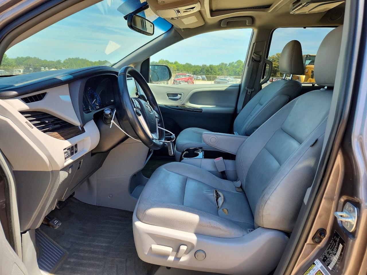 2015 Toyota Sienna Xle 8-passenger Gray vin: 5TDYK3DC2FS621541