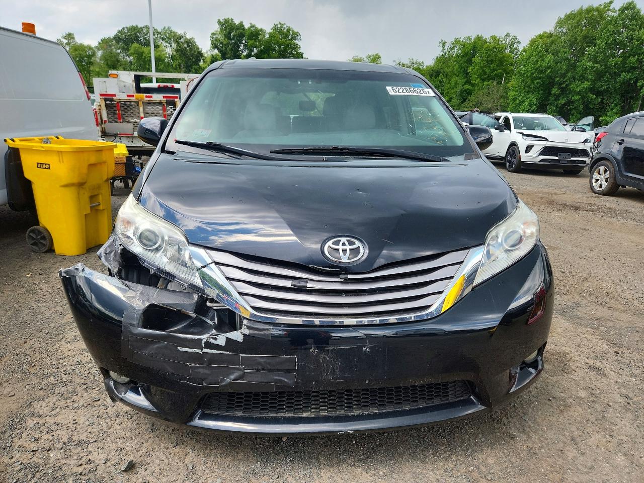 2015 Toyota Sienna Xle 8-passenger Black vin: 5TDYK3DC2FS622883