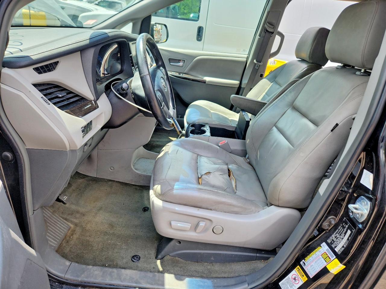 2015 Toyota Sienna Xle 8-passenger Black vin: 5TDYK3DC2FS622883