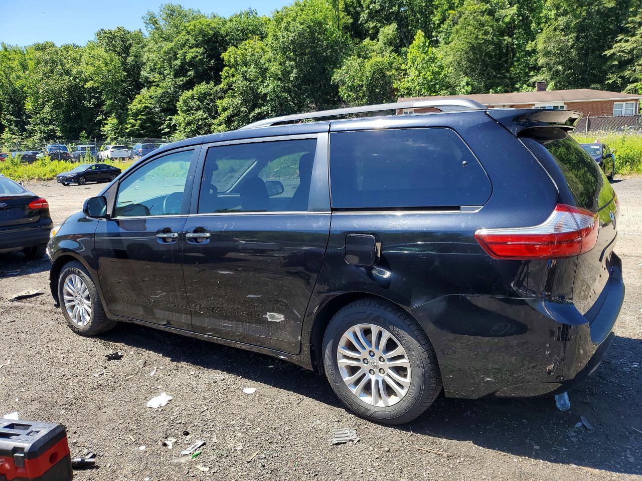 2015 Toyota Sienna Xle 8-passenger Black vin: 5TDYK3DC2FS634029