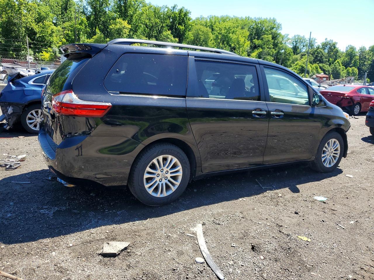 2015 Toyota Sienna Xle 8-passenger Black vin: 5TDYK3DC2FS634029