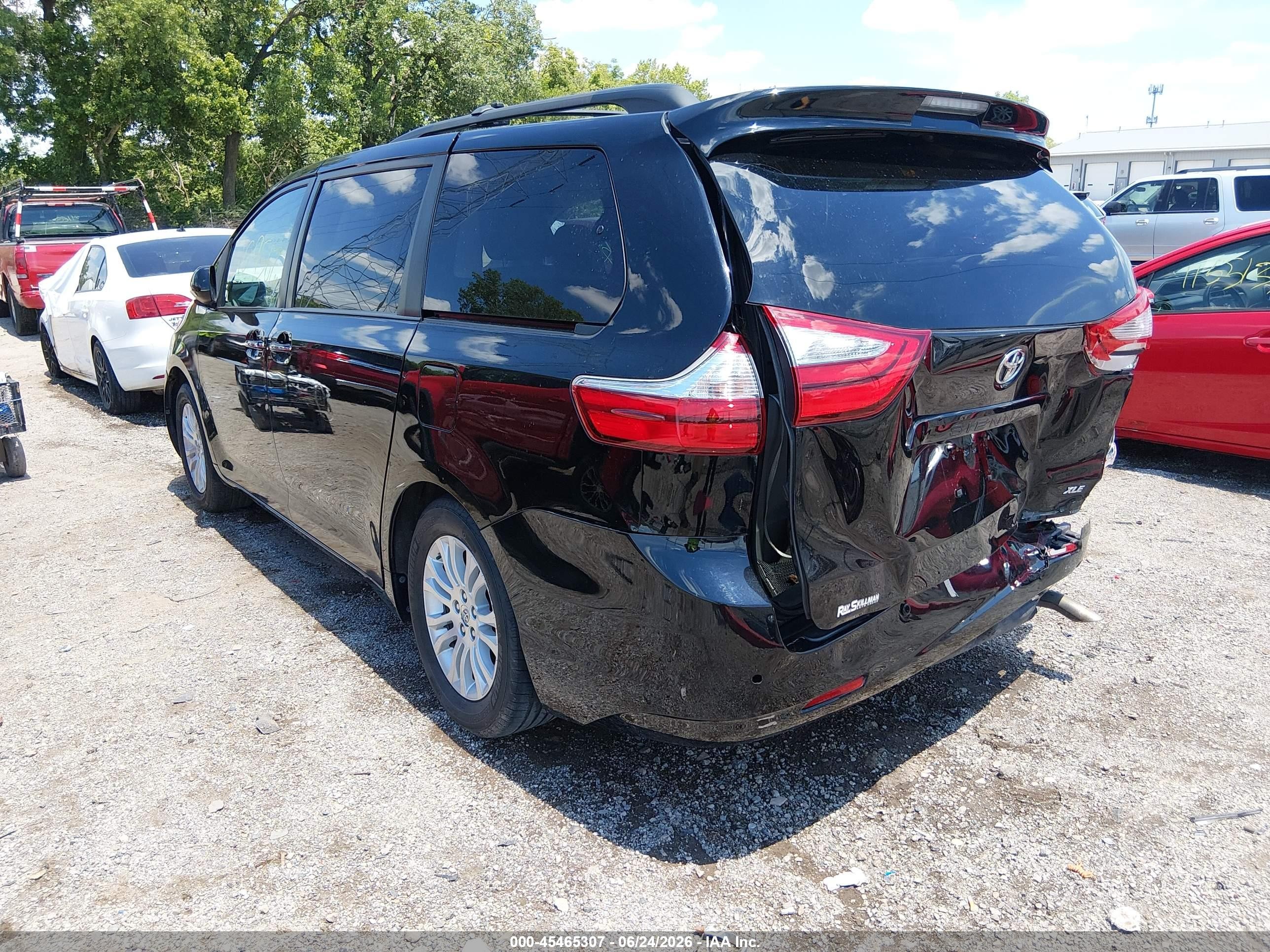 2015 Toyota Sienna Xle Premium 8 Passenger Black vin: 5TDYK3DC2FS635679