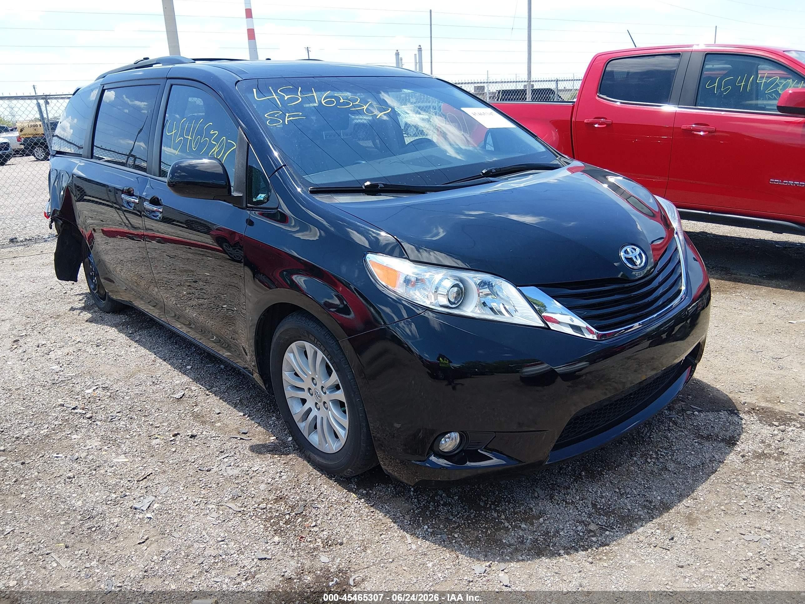 2015 Toyota Sienna Xle Premium 8 Passenger Black vin: 5TDYK3DC2FS635679