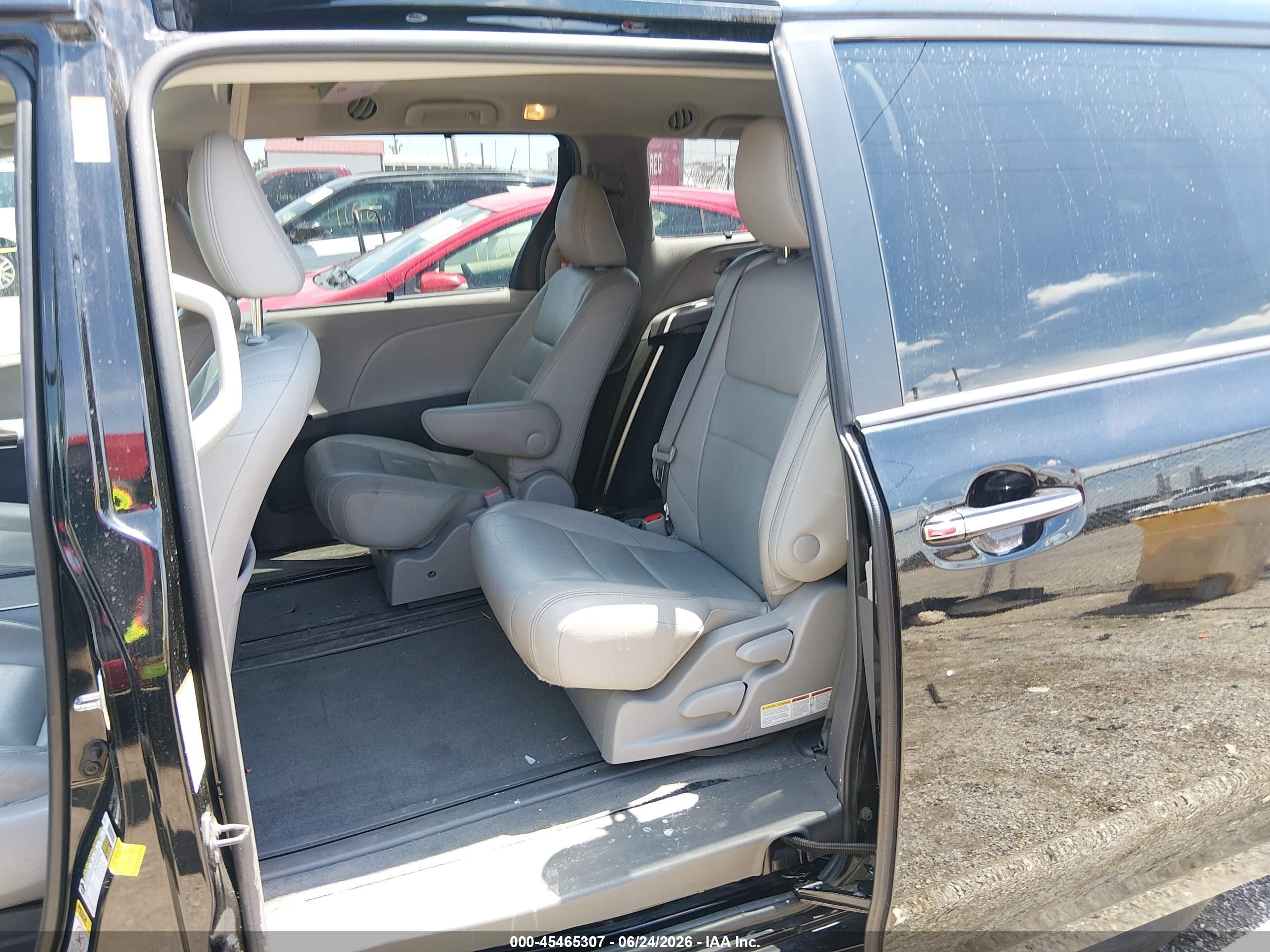 2015 Toyota Sienna Xle Premium 8 Passenger Black vin: 5TDYK3DC2FS635679