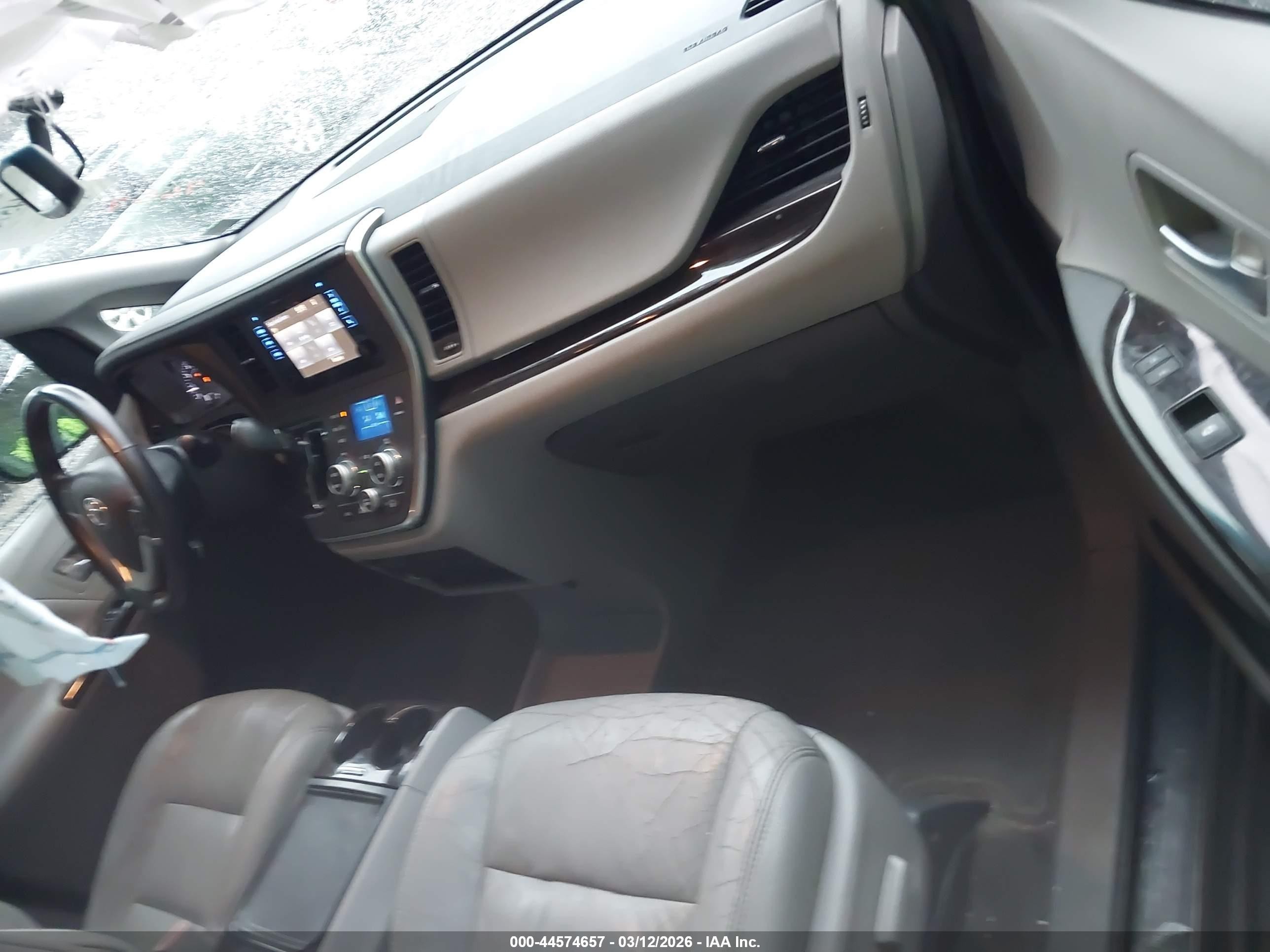 2015 Toyota Sienna Xle 8 Passenger Gray vin: 5TDYK3DC2FS645905