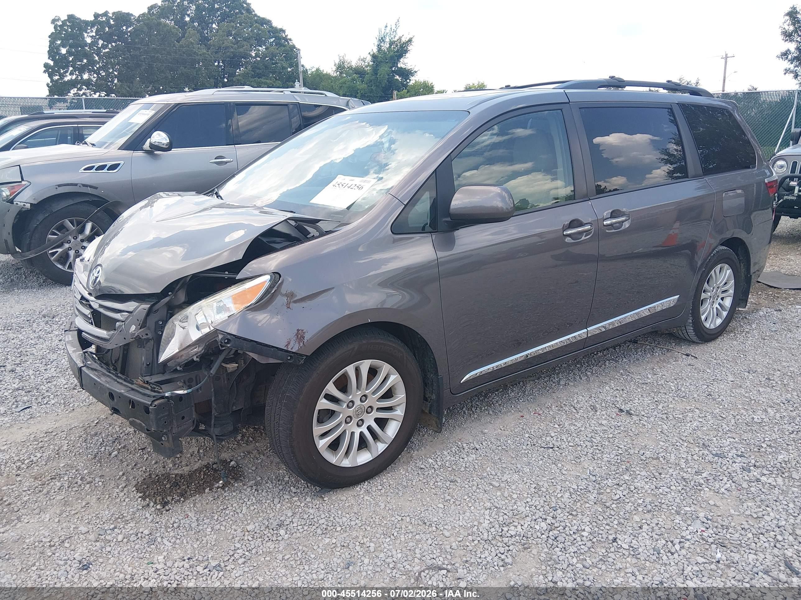 2015 Toyota Sienna Xle 8 Passenger Gray vin: 5TDYK3DC2FS647377