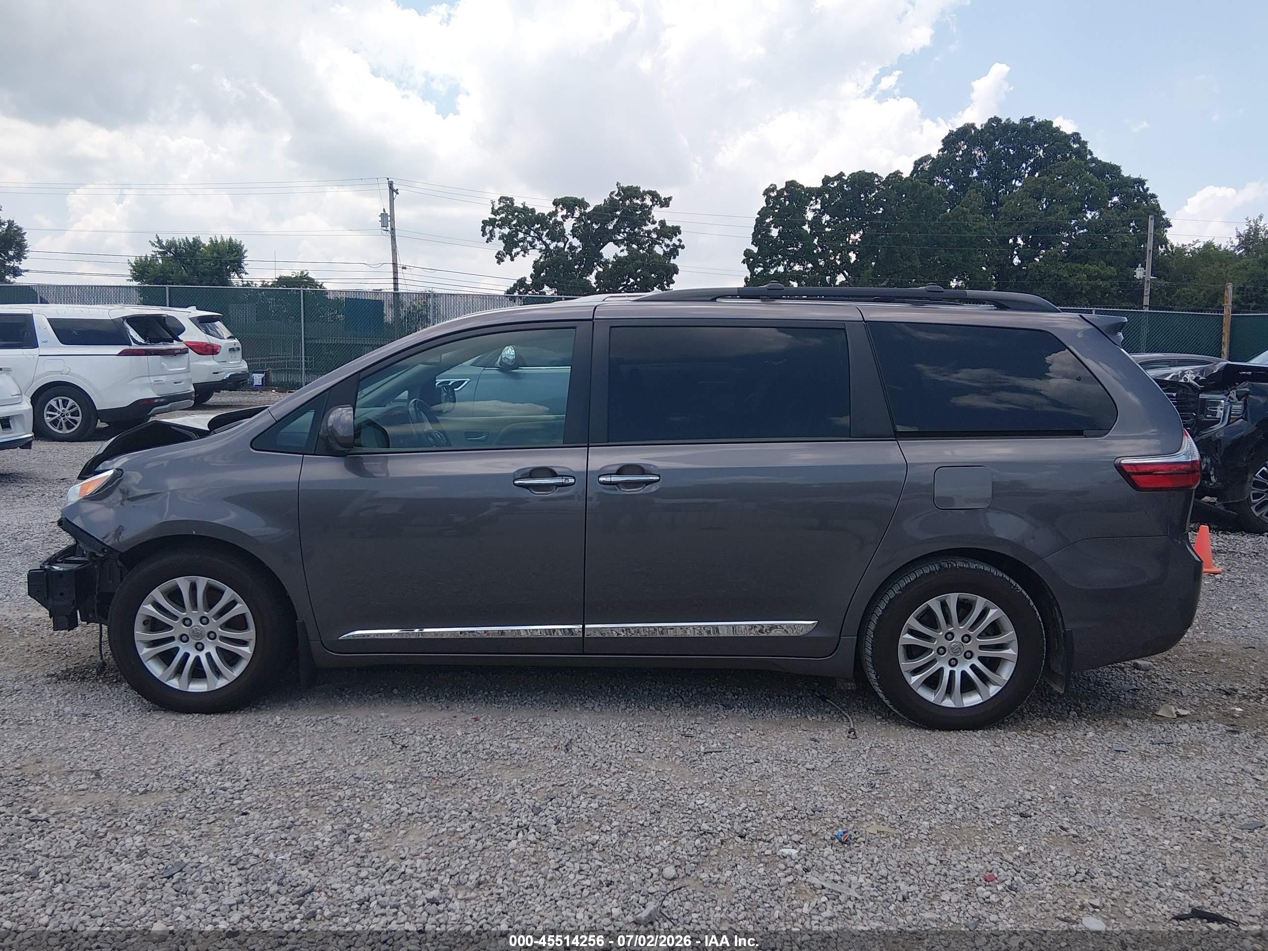 2015 Toyota Sienna Xle 8 Passenger Gray vin: 5TDYK3DC2FS647377