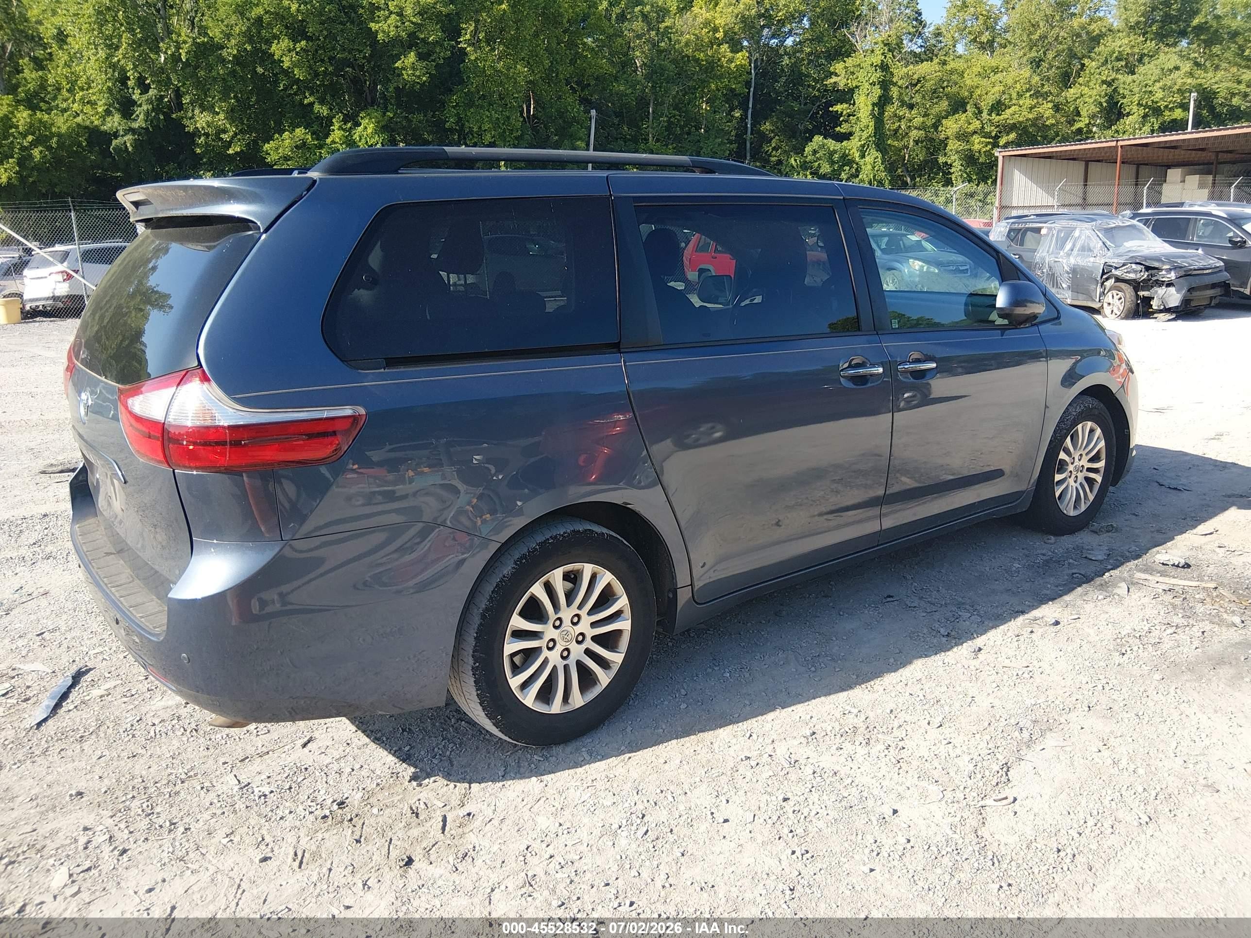 2015 Toyota Sienna Xle Premium 8 Passenger Light Blue vin: 5TDYK3DC2FS649825