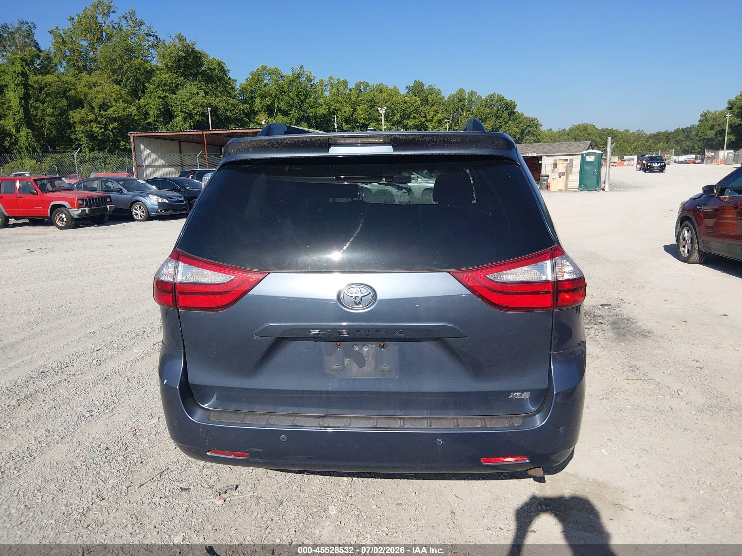 2015 Toyota Sienna Xle Premium 8 Passenger Light Blue vin: 5TDYK3DC2FS649825