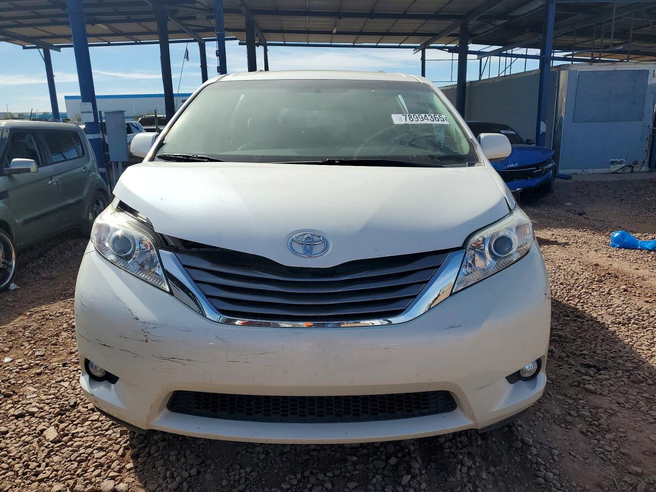 2015 Toyota Sienna Xle 8-passenger White vin: 5TDYK3DC2FS667984