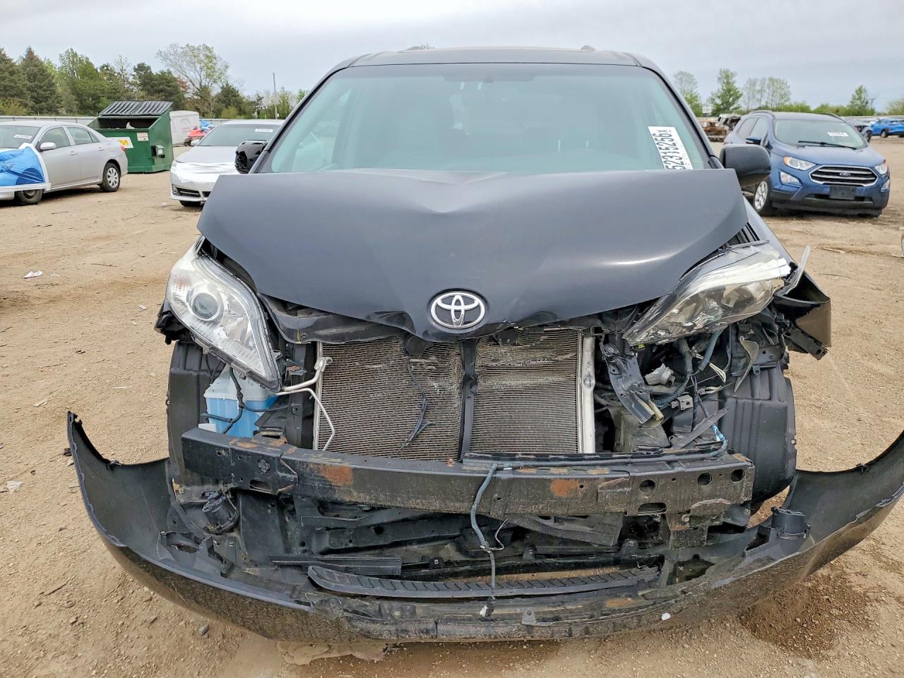 2015 Toyota Sienna Xle 8-passenger Black vin: 5TDYK3DC2FS668679