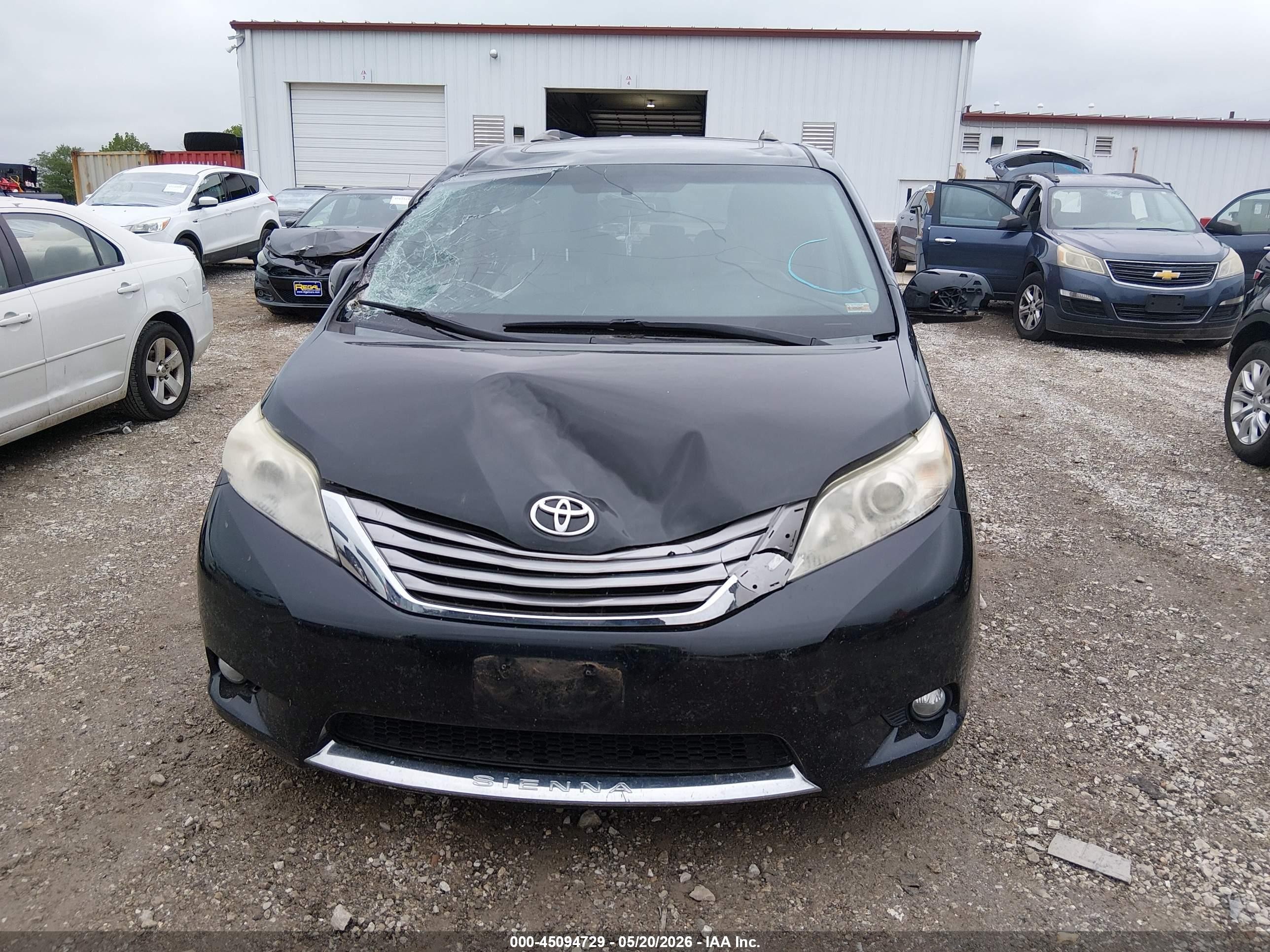 2015 Toyota Sienna Xle Premium 8 Passenger Black vin: 5TDYK3DC2FS685871