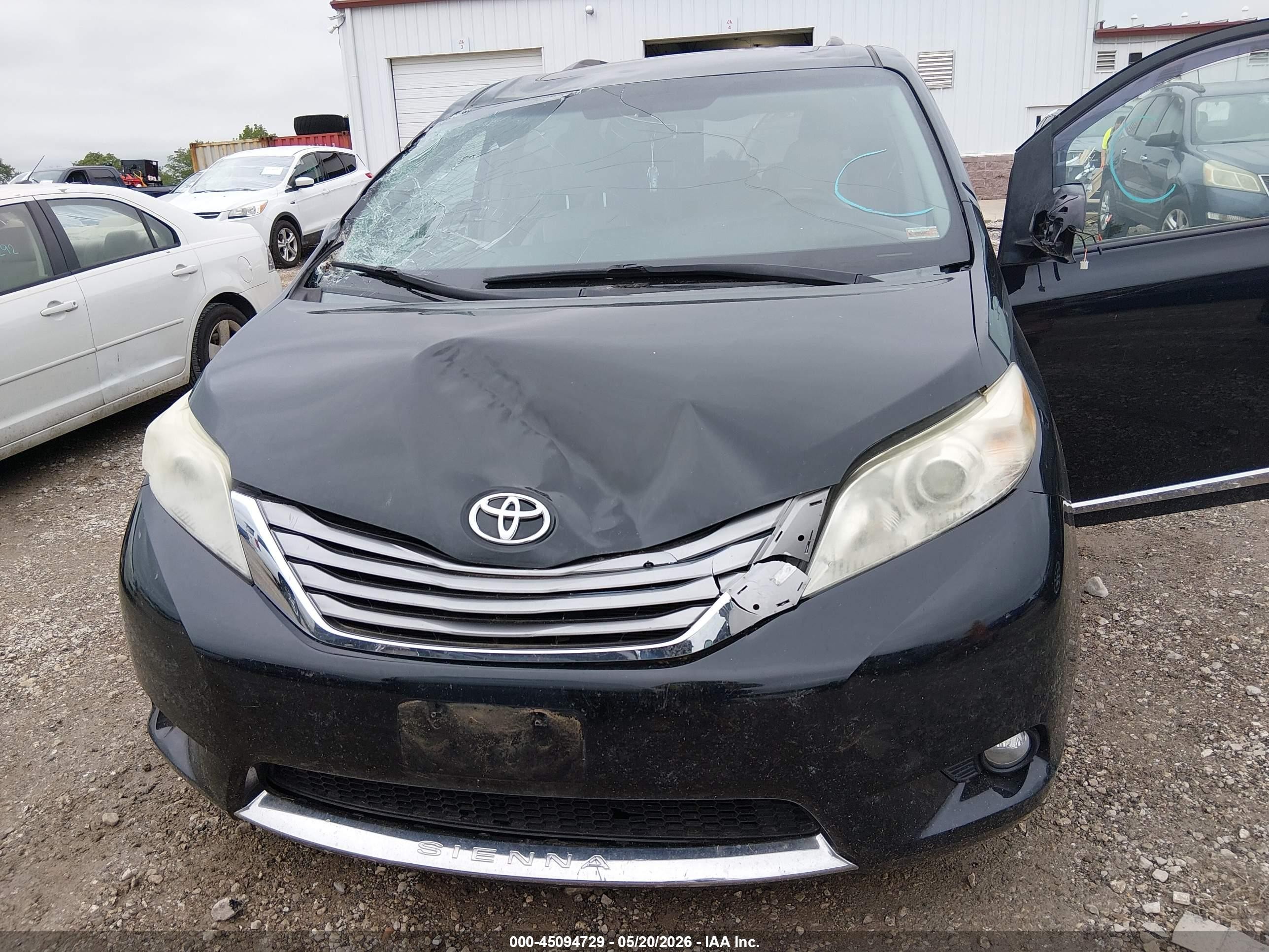 2015 Toyota Sienna Xle Premium 8 Passenger Black vin: 5TDYK3DC2FS685871