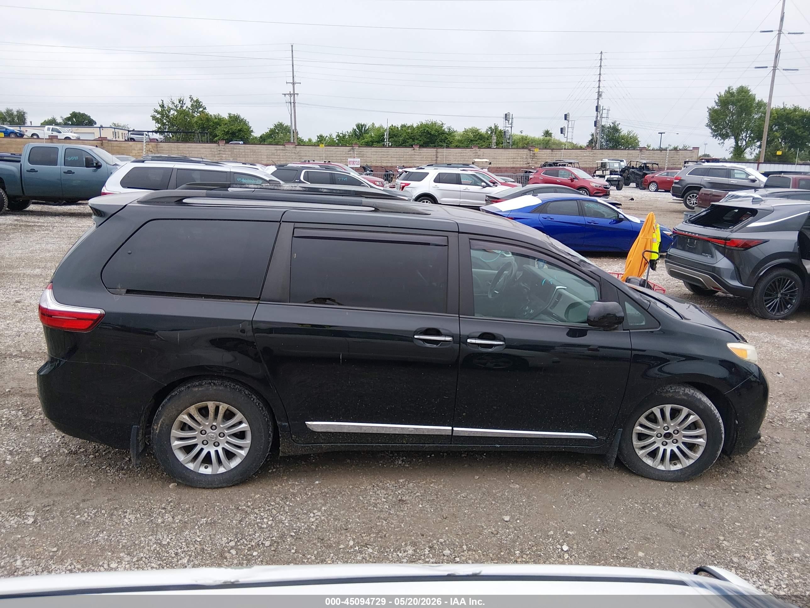 2015 Toyota Sienna Xle Premium 8 Passenger Black vin: 5TDYK3DC2FS685871