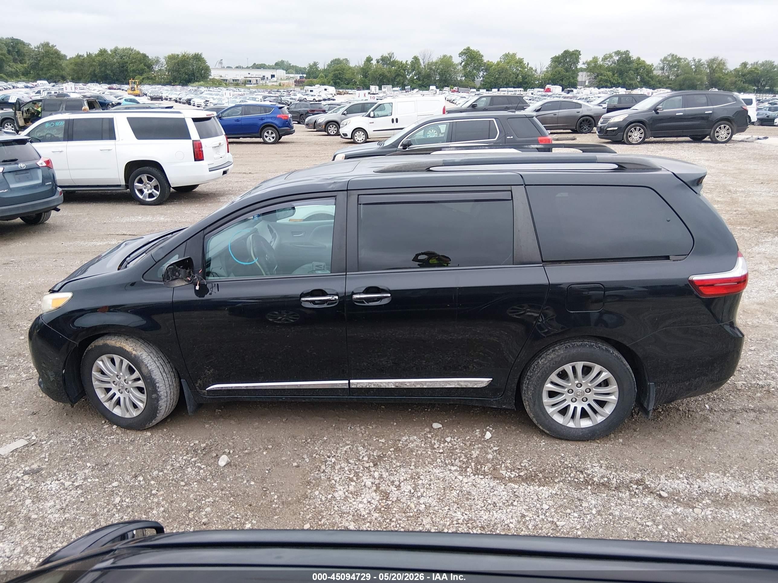 2015 Toyota Sienna Xle Premium 8 Passenger Black vin: 5TDYK3DC2FS685871