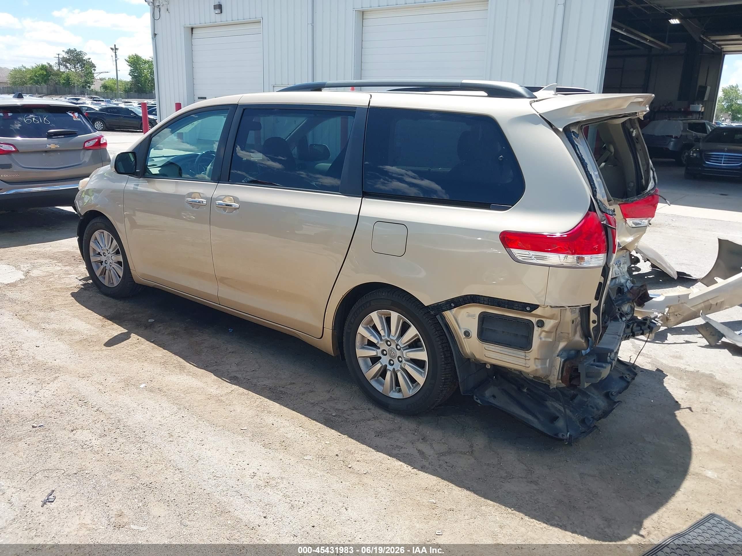 2011 Toyota Sienna Limited V6 Tan vin: 5TDYK3DC3BS009293