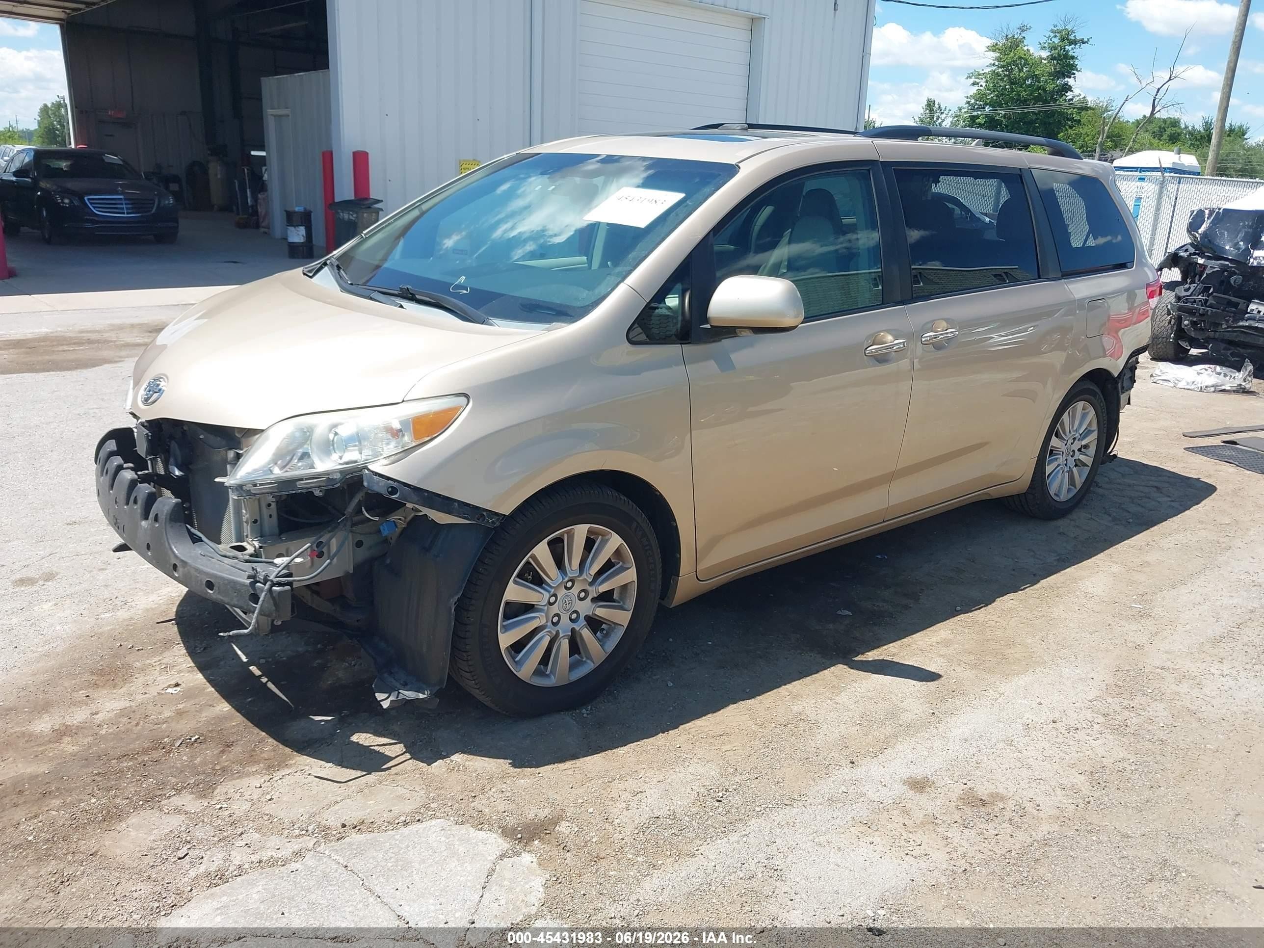 2011 Toyota Sienna Limited V6 Tan vin: 5TDYK3DC3BS009293