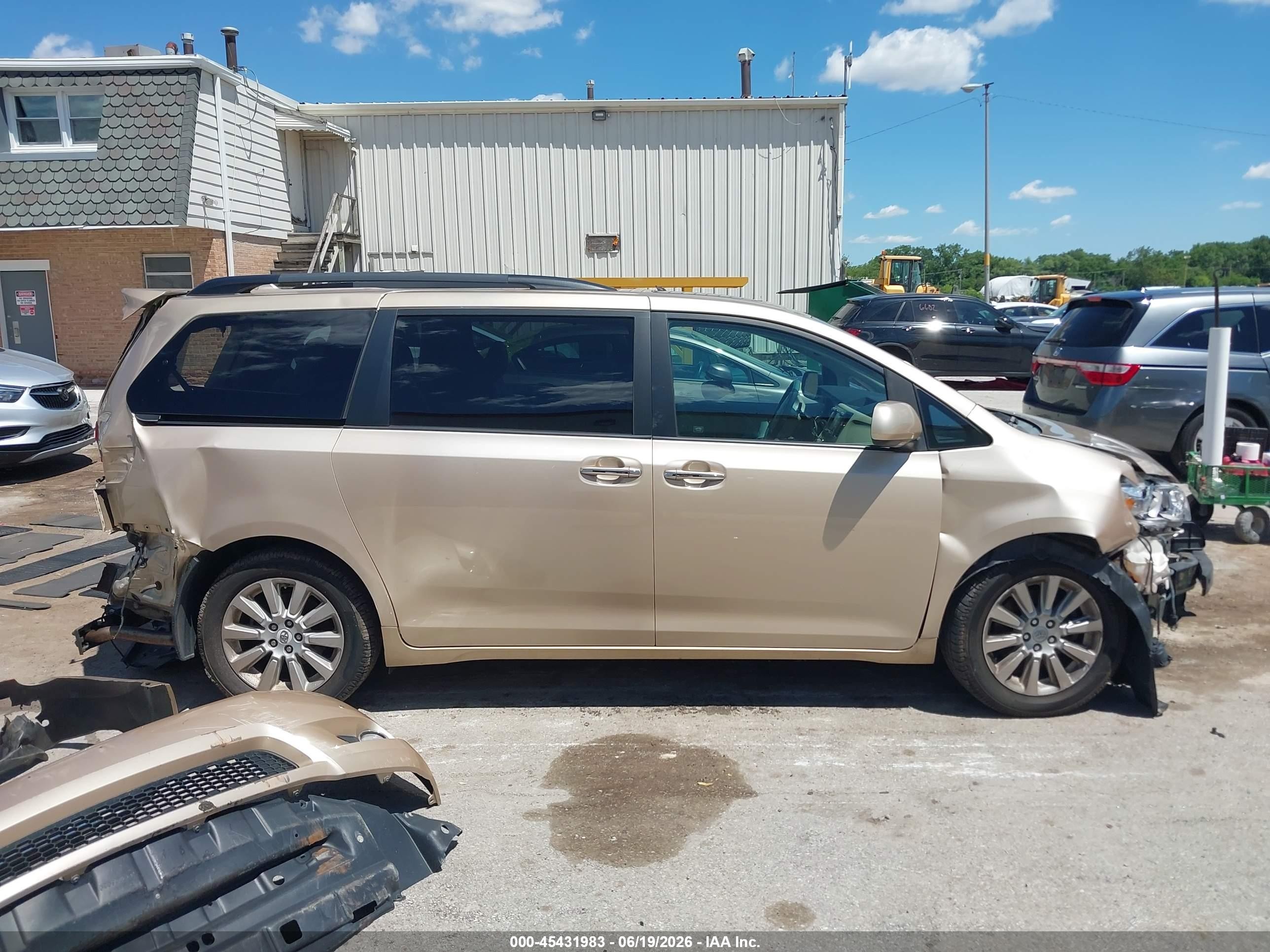 2011 Toyota Sienna Limited V6 Tan vin: 5TDYK3DC3BS009293