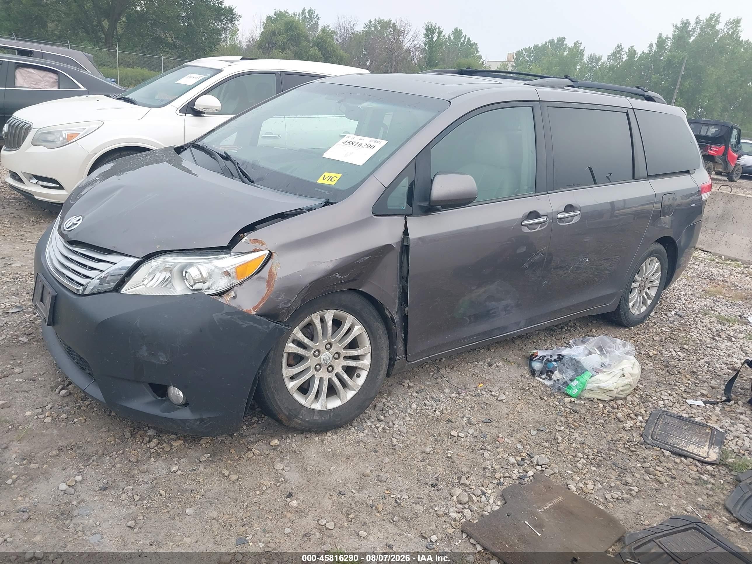2011 Toyota Sienna Xle V6 Gray vin: 5TDYK3DC3BS021072