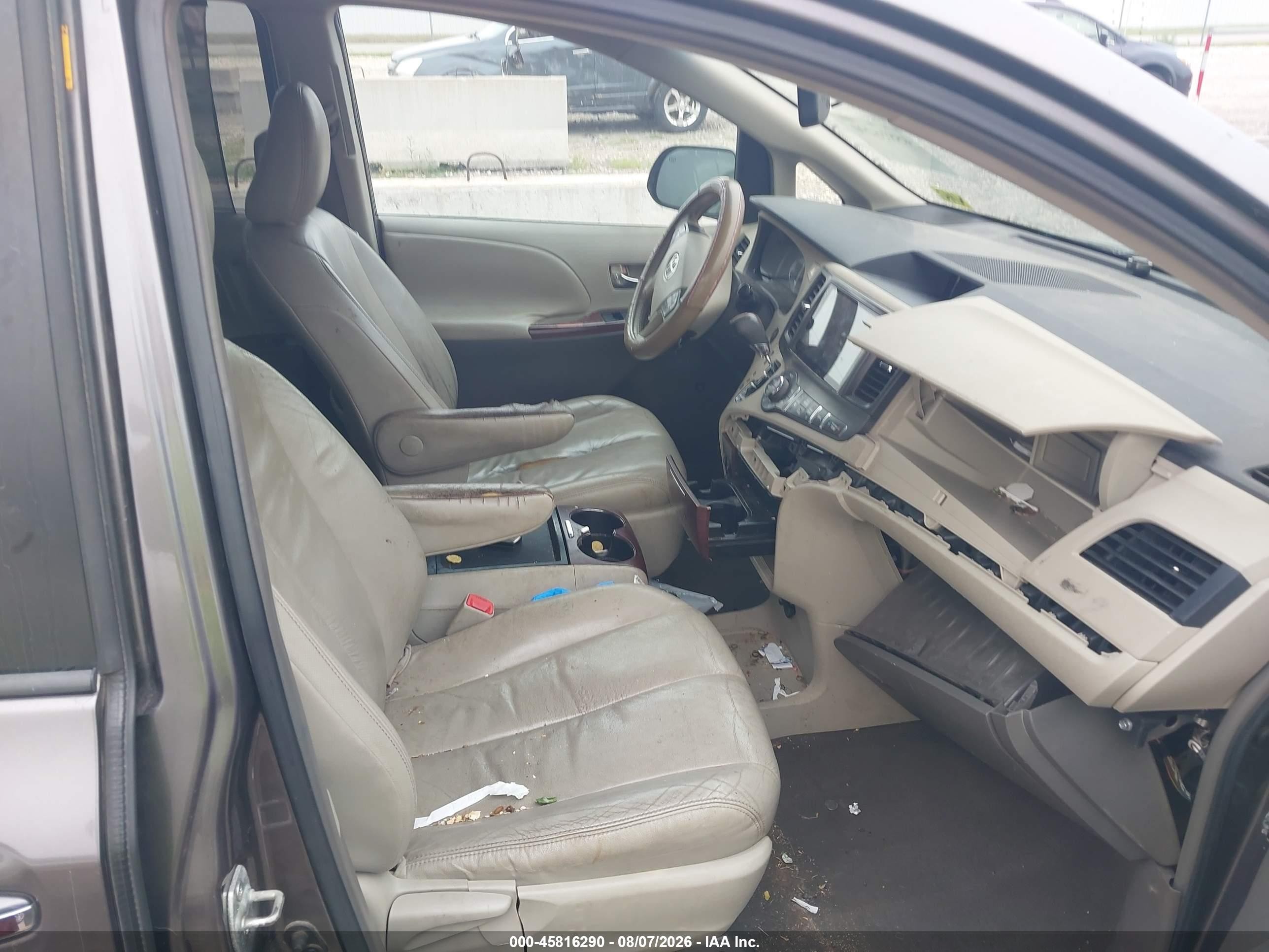 2011 Toyota Sienna Xle V6 Gray vin: 5TDYK3DC3BS021072