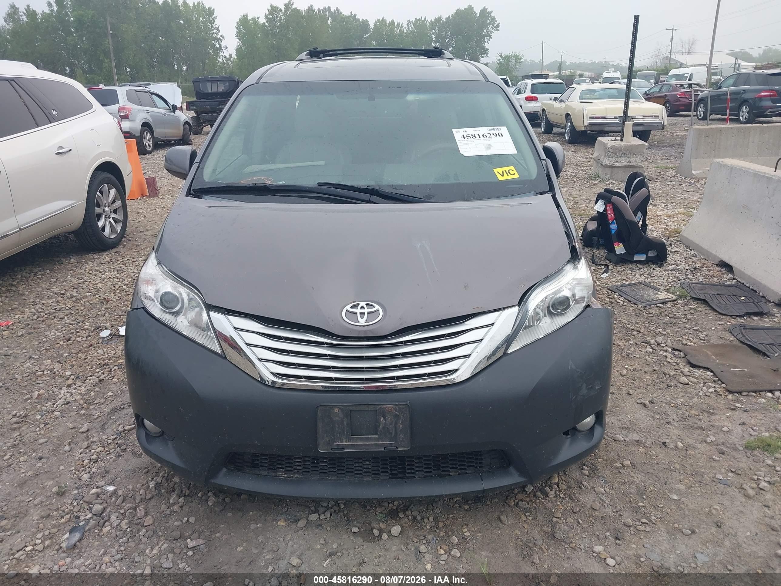 2011 Toyota Sienna Xle V6 Gray vin: 5TDYK3DC3BS021072