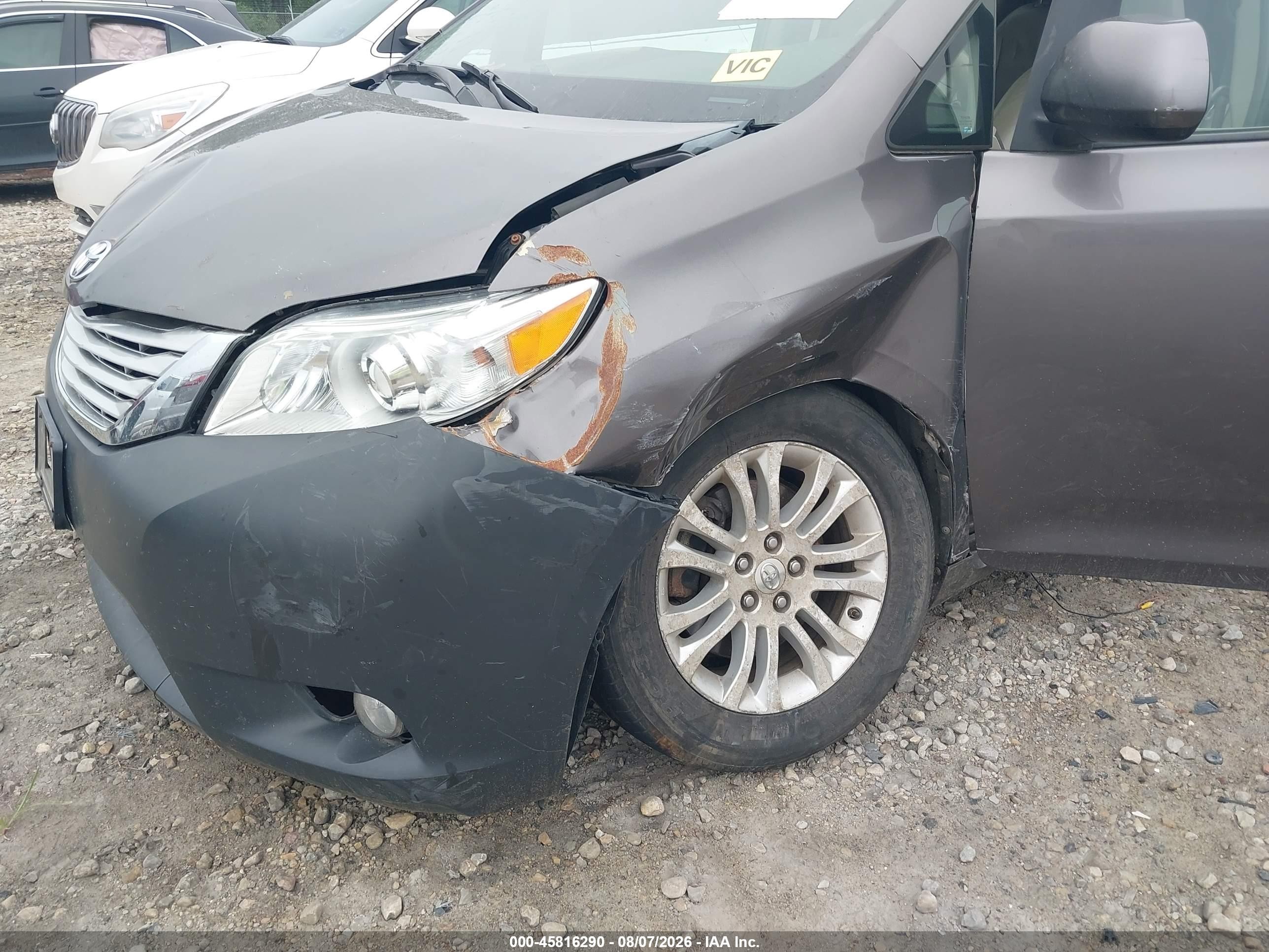 2011 Toyota Sienna Xle V6 Gray vin: 5TDYK3DC3BS021072
