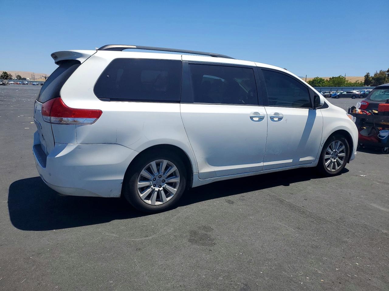 2011 Toyota Sienna Limited 7-passenger Белый vin: 5TDYK3DC3BS030404