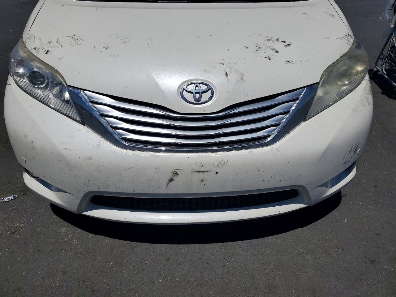 2011 Toyota Sienna Limited 7-passenger Белый vin: 5TDYK3DC3BS030404