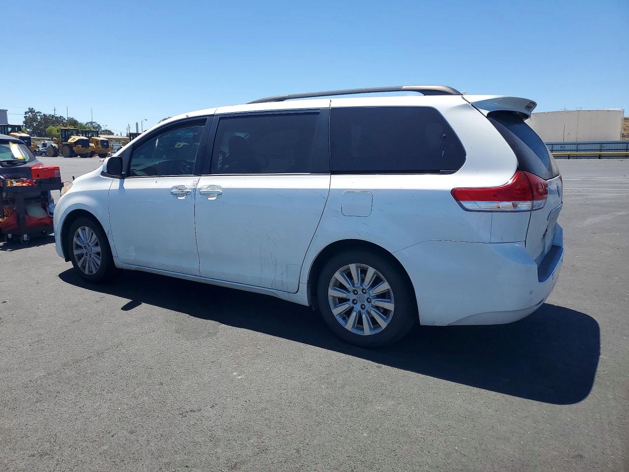 2011 Toyota Sienna Limited 7-passenger Белый vin: 5TDYK3DC3BS030404