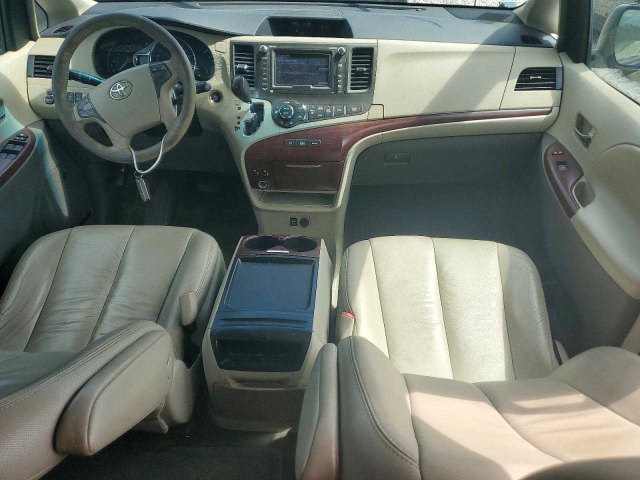 2011 Toyota Sienna Xle 8-passenger Синий vin: 5TDYK3DC3BS034226
