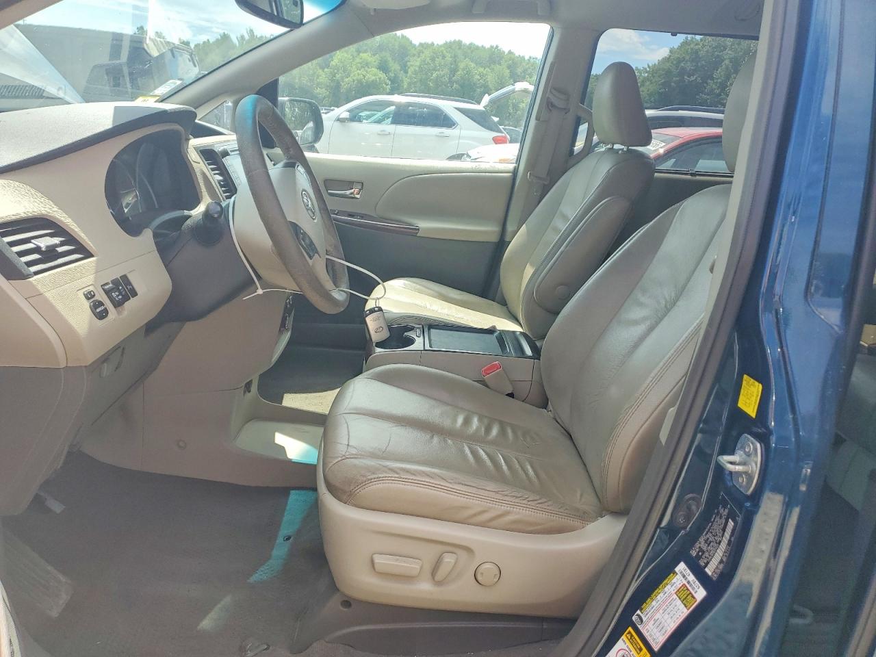 2011 Toyota Sienna Xle 8-passenger Синий vin: 5TDYK3DC3BS034226