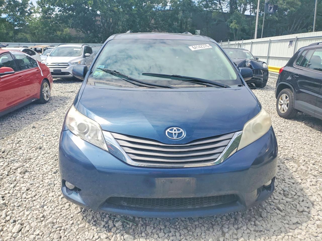 2011 Toyota Sienna Xle 8-passenger Синий vin: 5TDYK3DC3BS034226