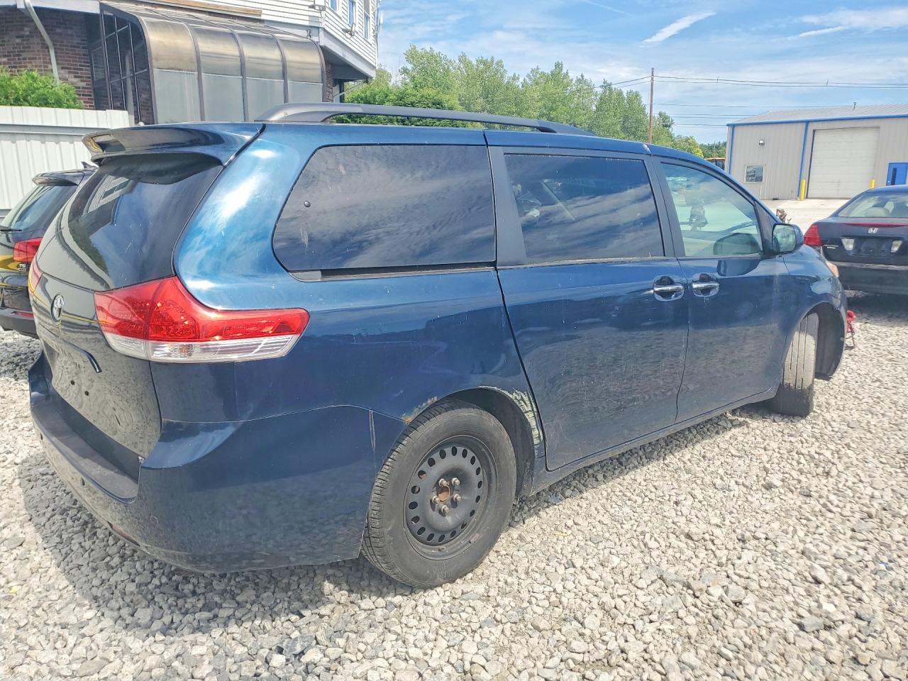 2011 Toyota Sienna Xle 8-passenger Синий vin: 5TDYK3DC3BS034226
