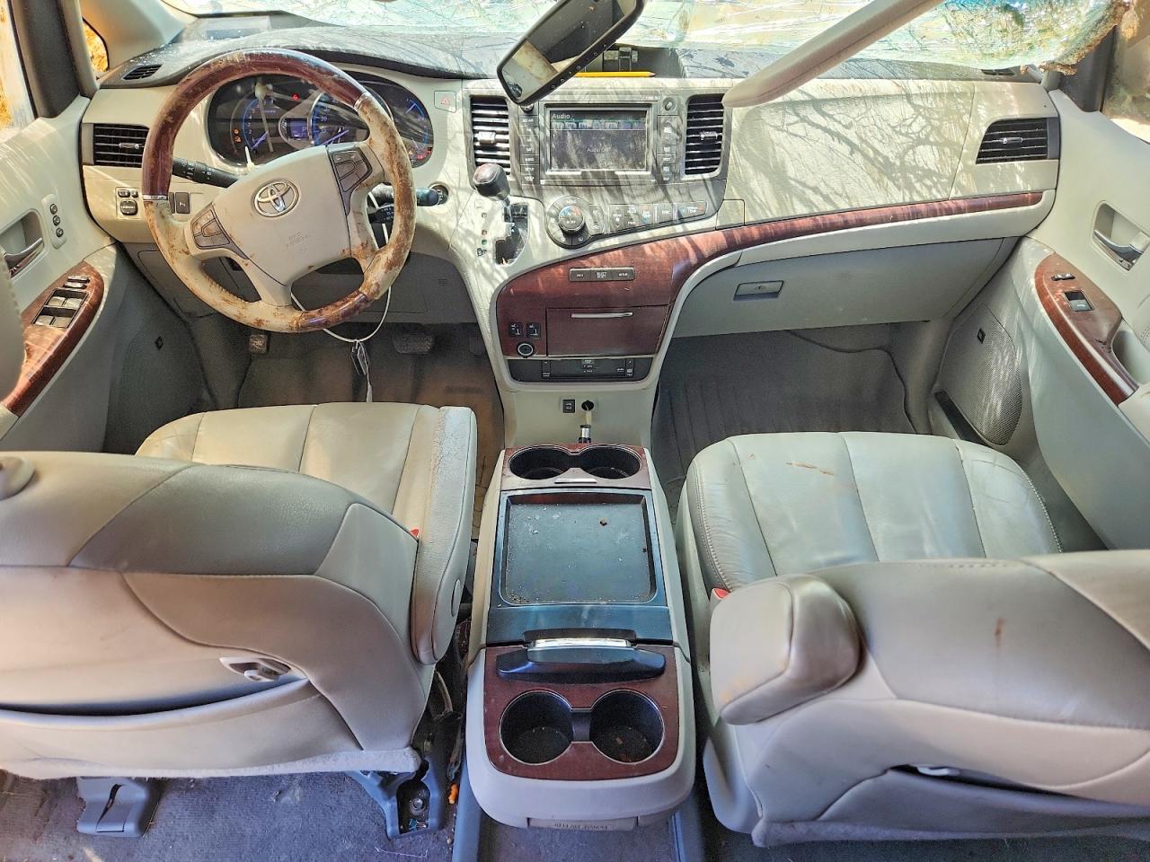 2011 Toyota Sienna Limited 7-passenger Silver vin: 5TDYK3DC3BS035876