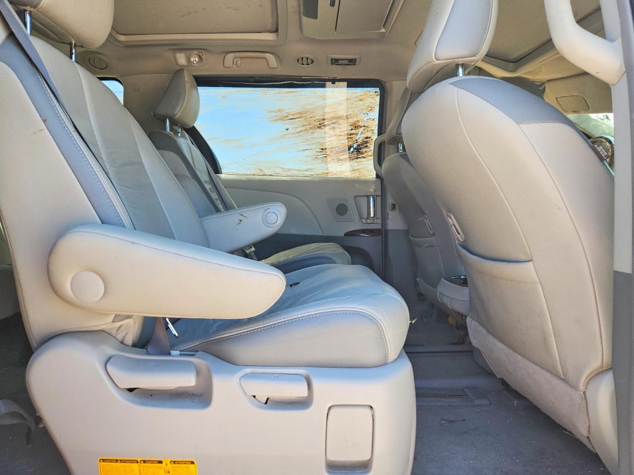 2011 Toyota Sienna Limited 7-passenger Silver vin: 5TDYK3DC3BS035876