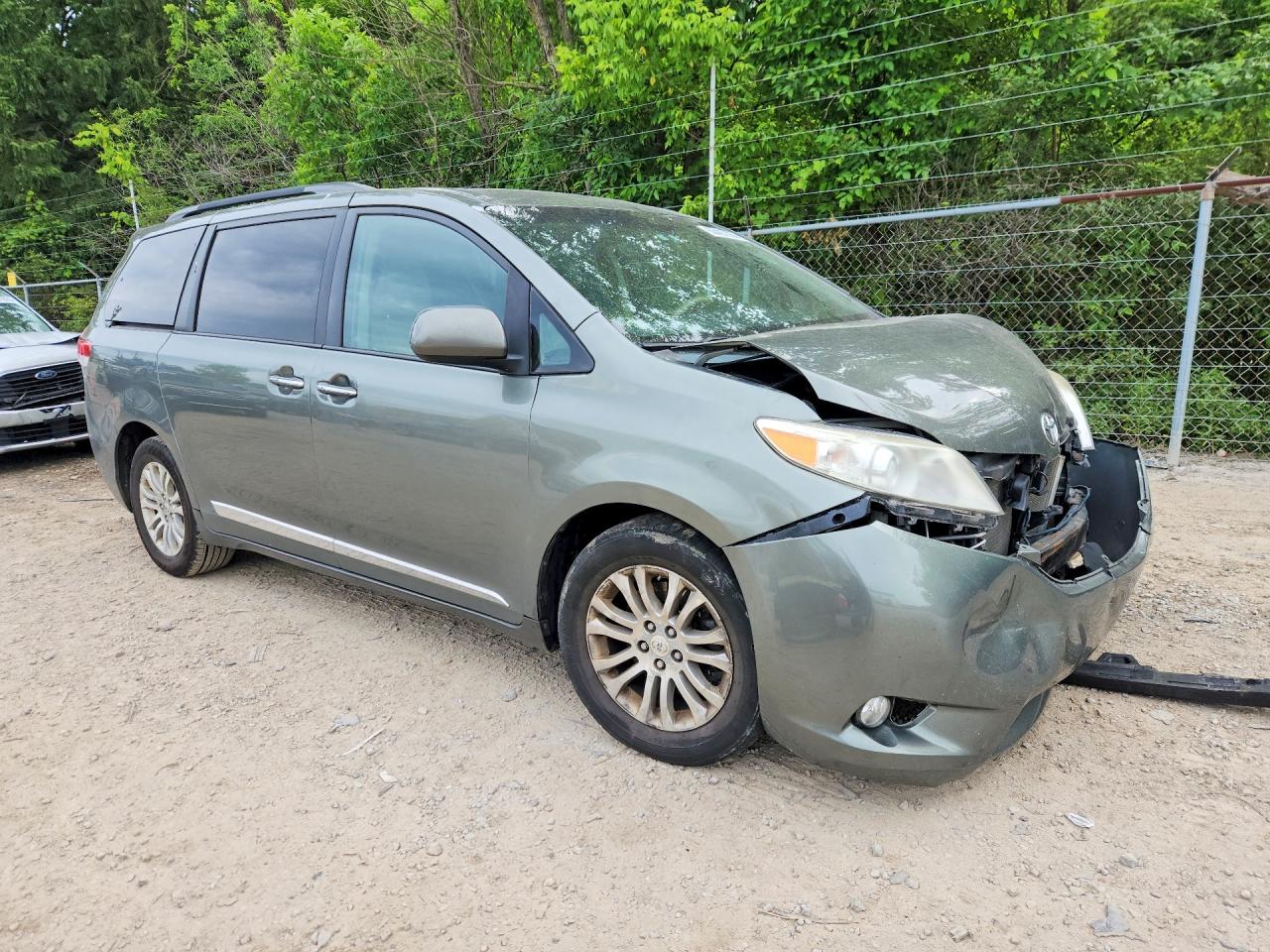 2011 Toyota Sienna Xle 8-passenger Gray vin: 5TDYK3DC3BS048448