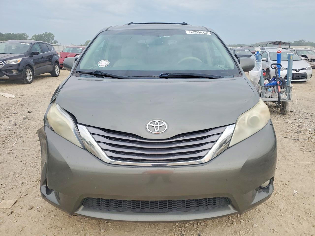 2011 Toyota Sienna Xle 8-passenger Gray vin: 5TDYK3DC3BS076461